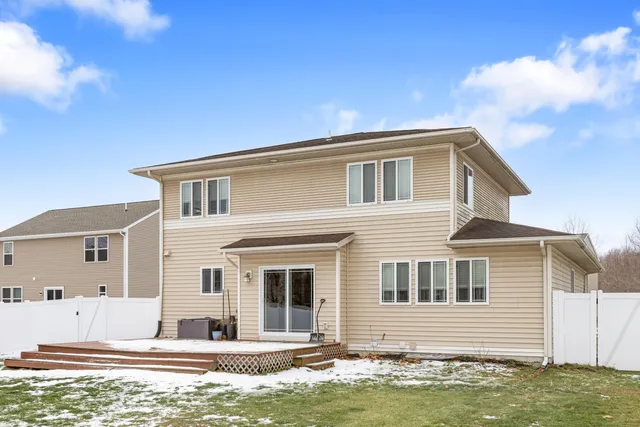 $369,900 | 518 Dogwood Lane, Watervliet, MI 49098