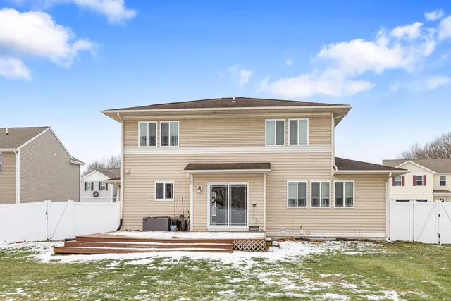 $369,900 | 518 Dogwood Lane, Watervliet, MI 49098