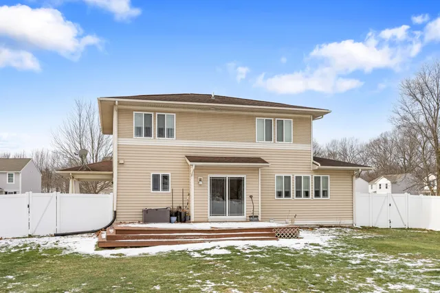 $369,900 | 518 Dogwood Lane, Watervliet, MI 49098