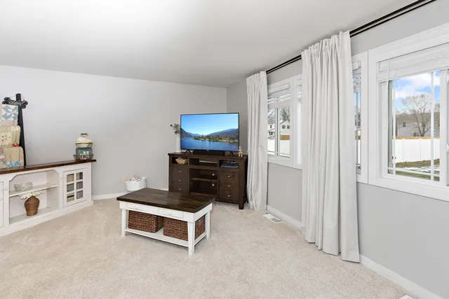 $369,900 | 518 Dogwood Lane, Watervliet, MI 49098