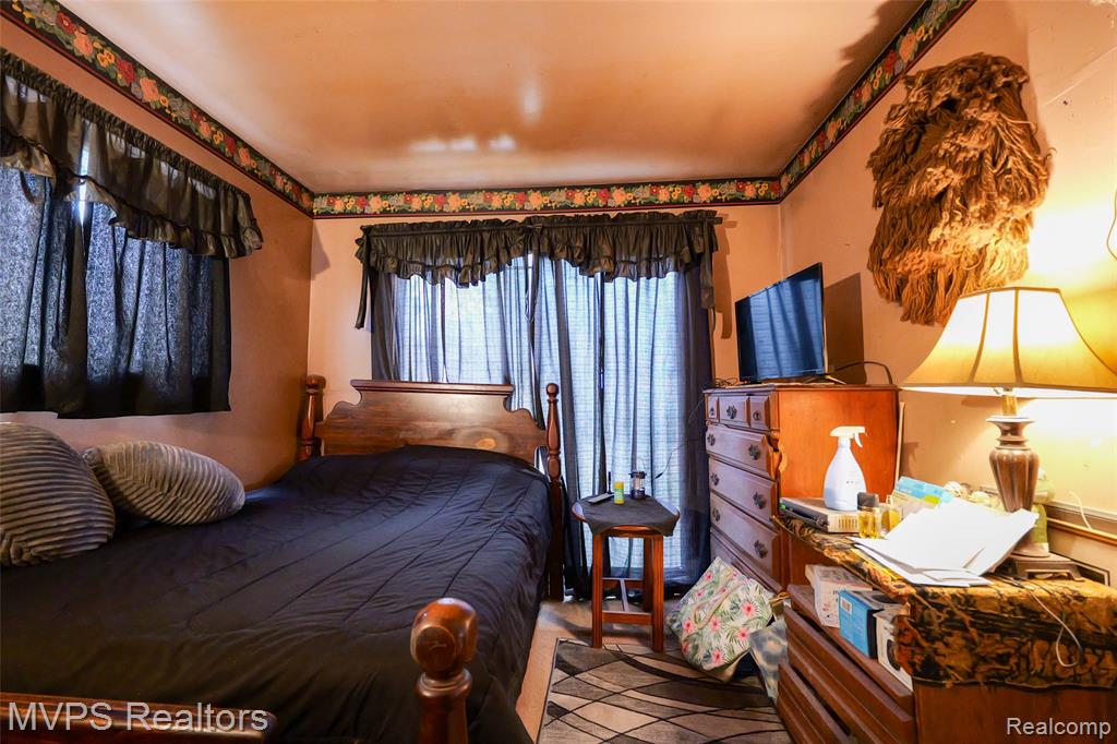 1721 Moffat Road Leonard, MI 48367 - Photo 15 of 38