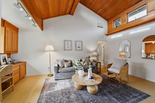 $1,999,000 | 560 University Avenue, Los Gatos, CA 95032