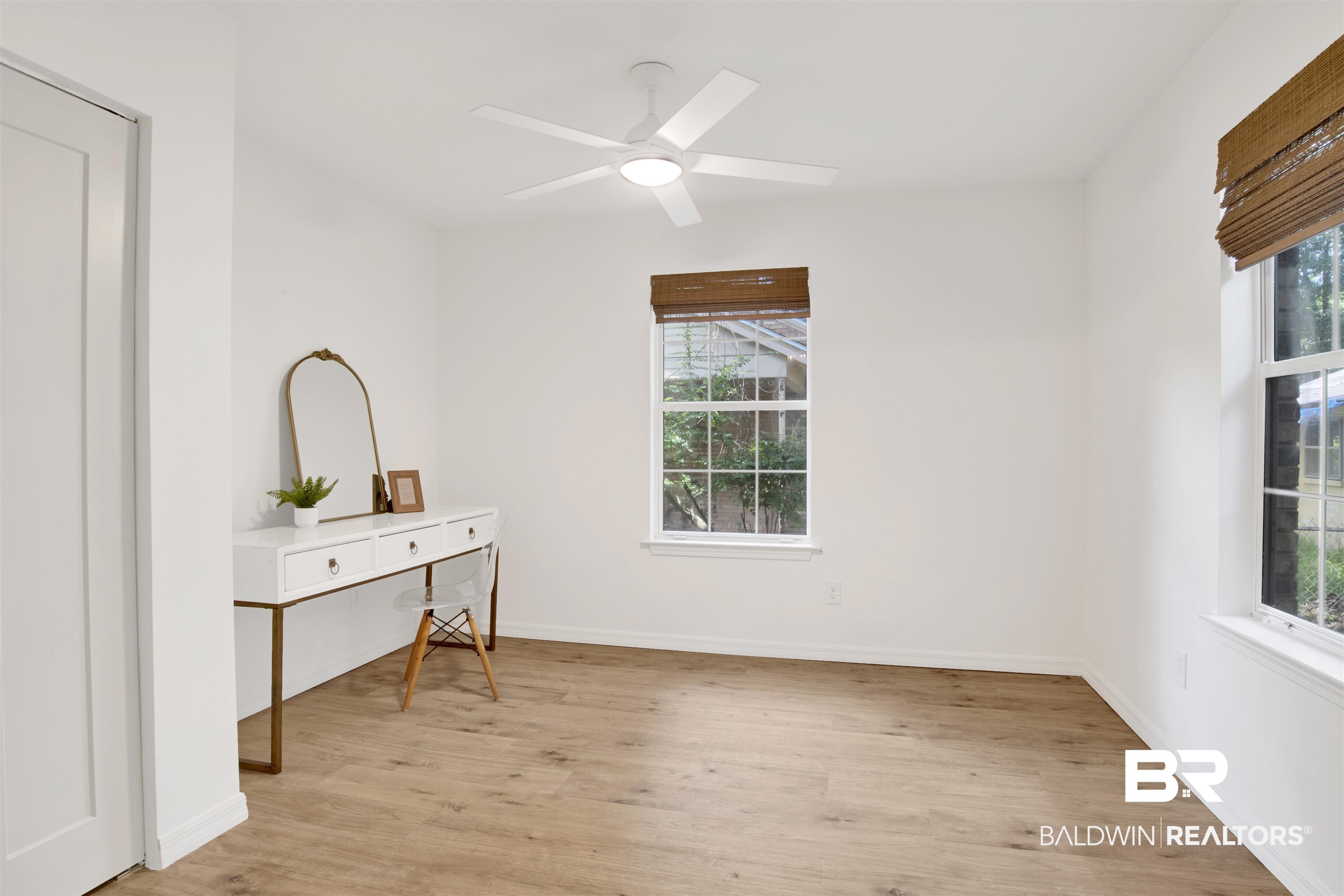 317 Lee Street Chickasaw, AL 36611 - Photo 24 of 40 Bedroom 3, features closet and blinds.