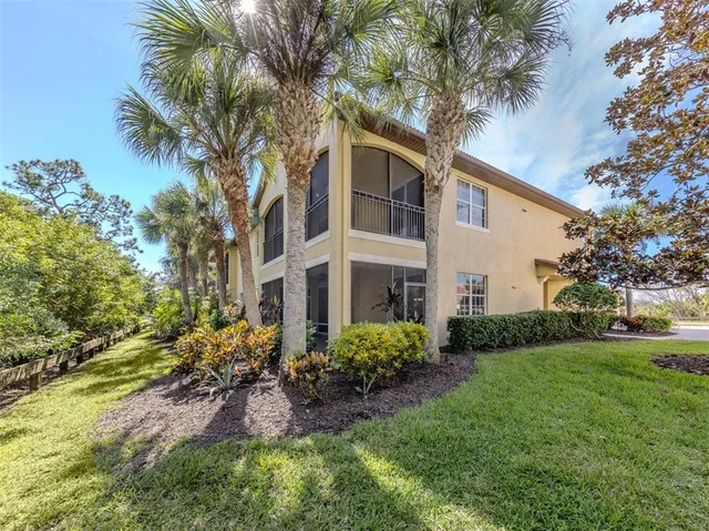 $445,000 | 122 Bella Vista Terrace, Unit 8A, Nokomis, FL 34275