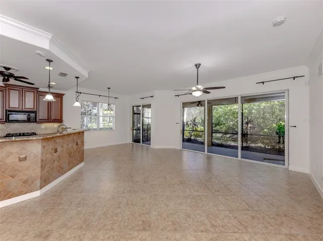 $445,000 | 122 Bella Vista Terrace, Unit 8A, Nokomis, FL 34275