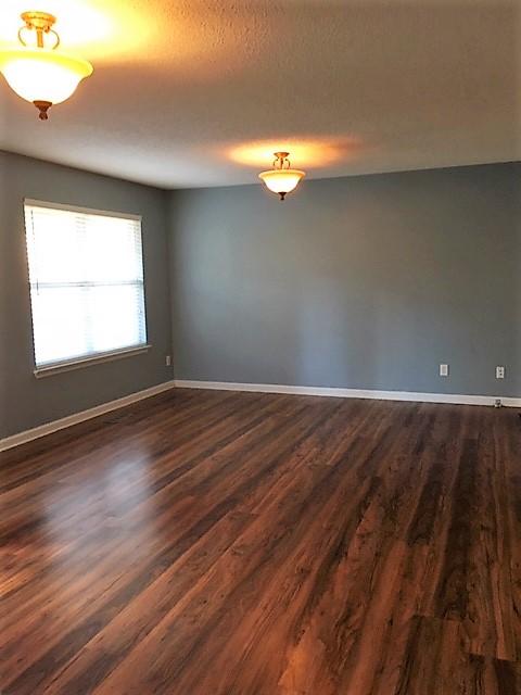 1045 lhr great room