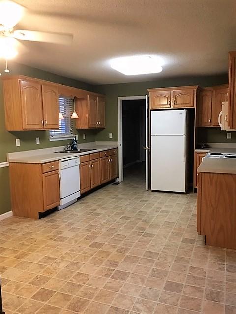 1045 lhr kitchen