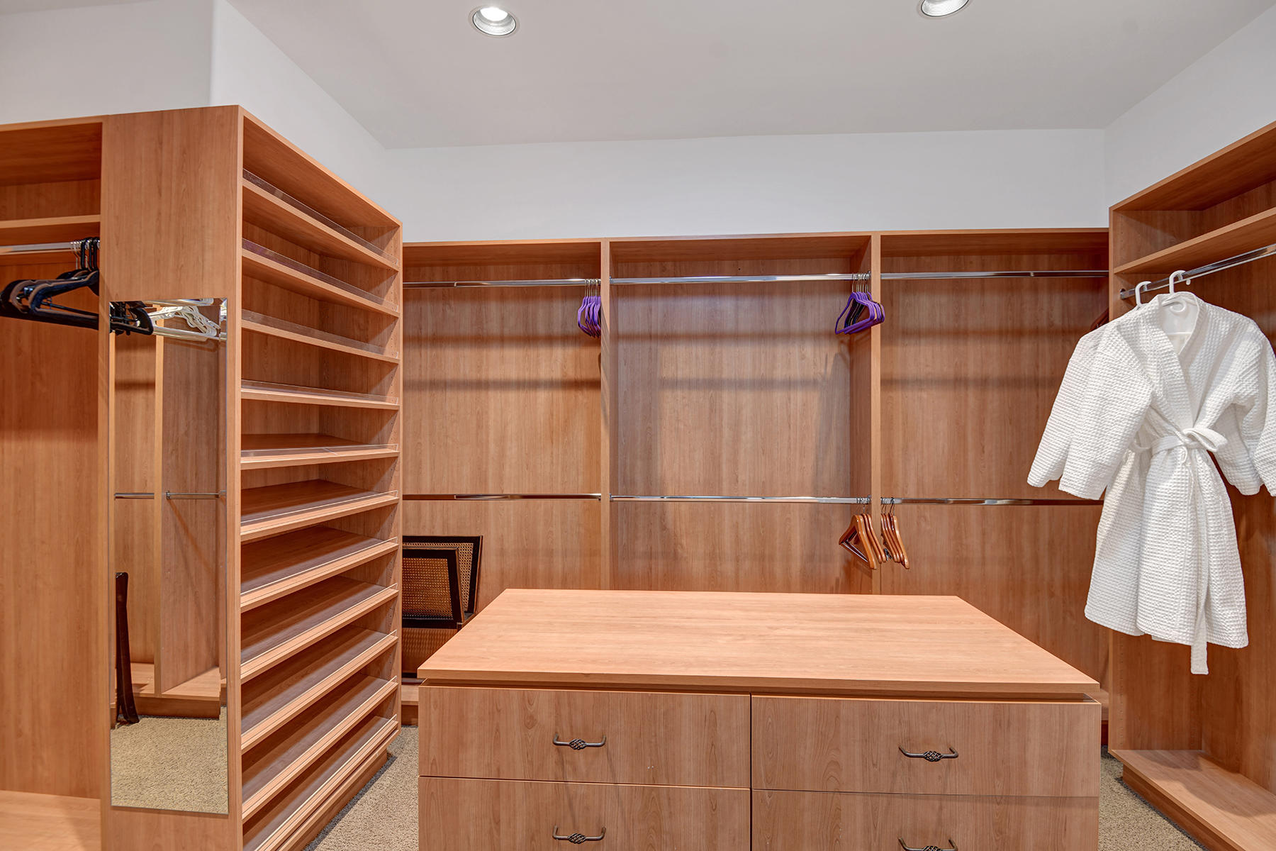 2 Mirada Circle Rancho Mirage, CA 92270 - Photo 14 of 34 MASTER BEDROOM WALK IN CLOSET MLS
