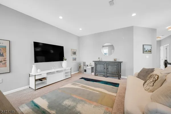 $5,500 | 122 Aspen Drive, Cedar Grove, NJ 07009