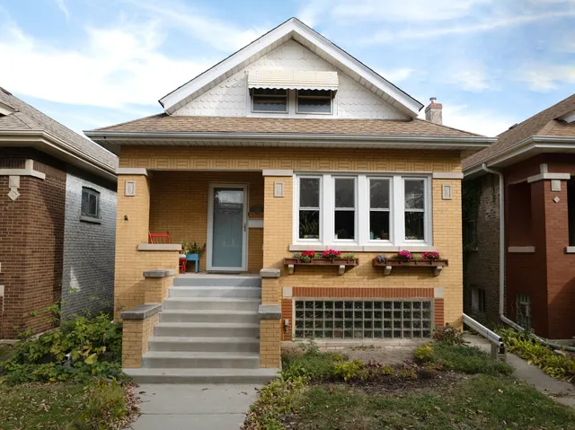 $295,000 | 1833 Wenonah Avenue, Berwyn, IL 60402