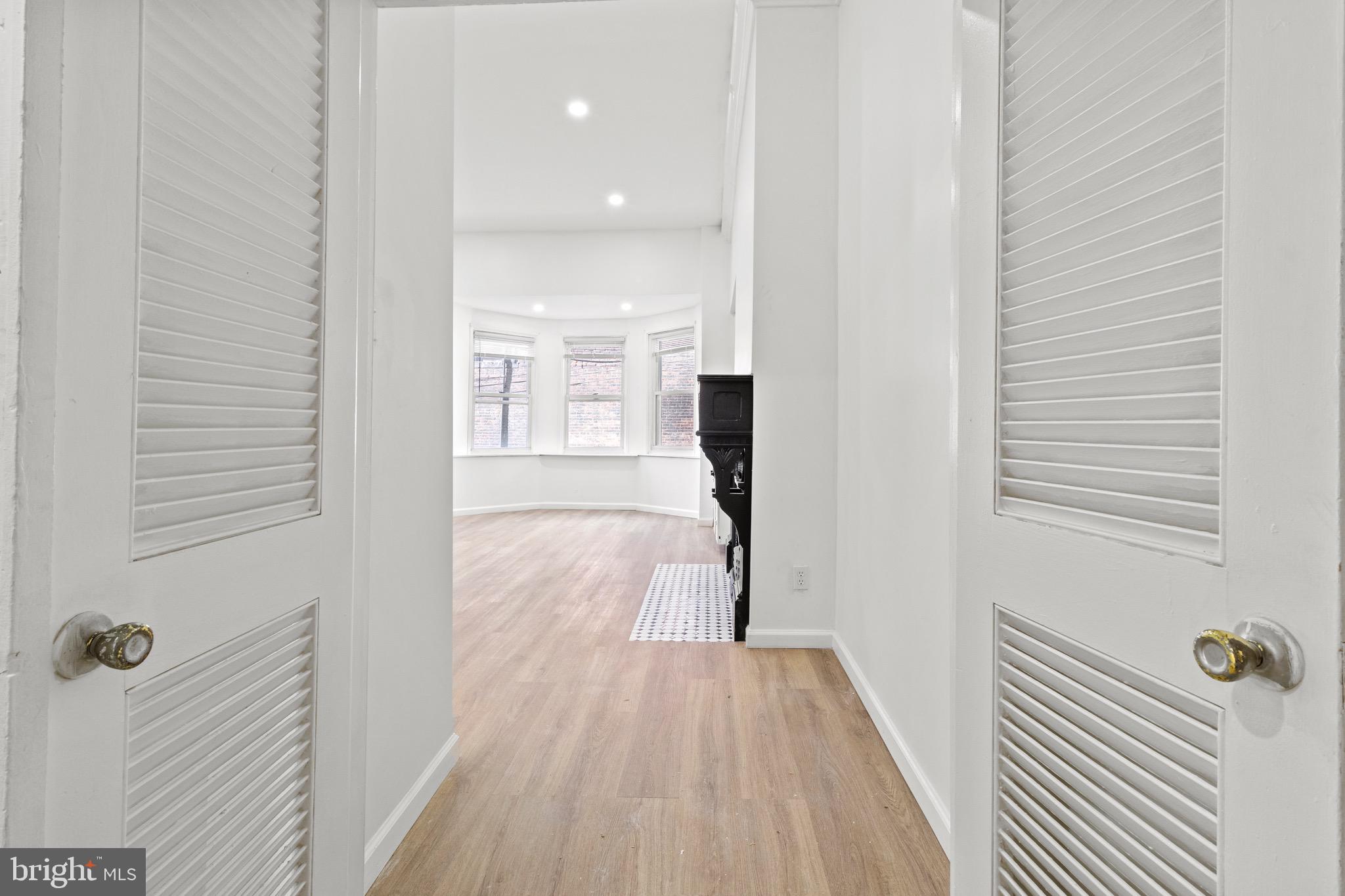 1602 South Broad Street, Unit 2 Philadelphia, PA 19145 - Photo 5 of 15