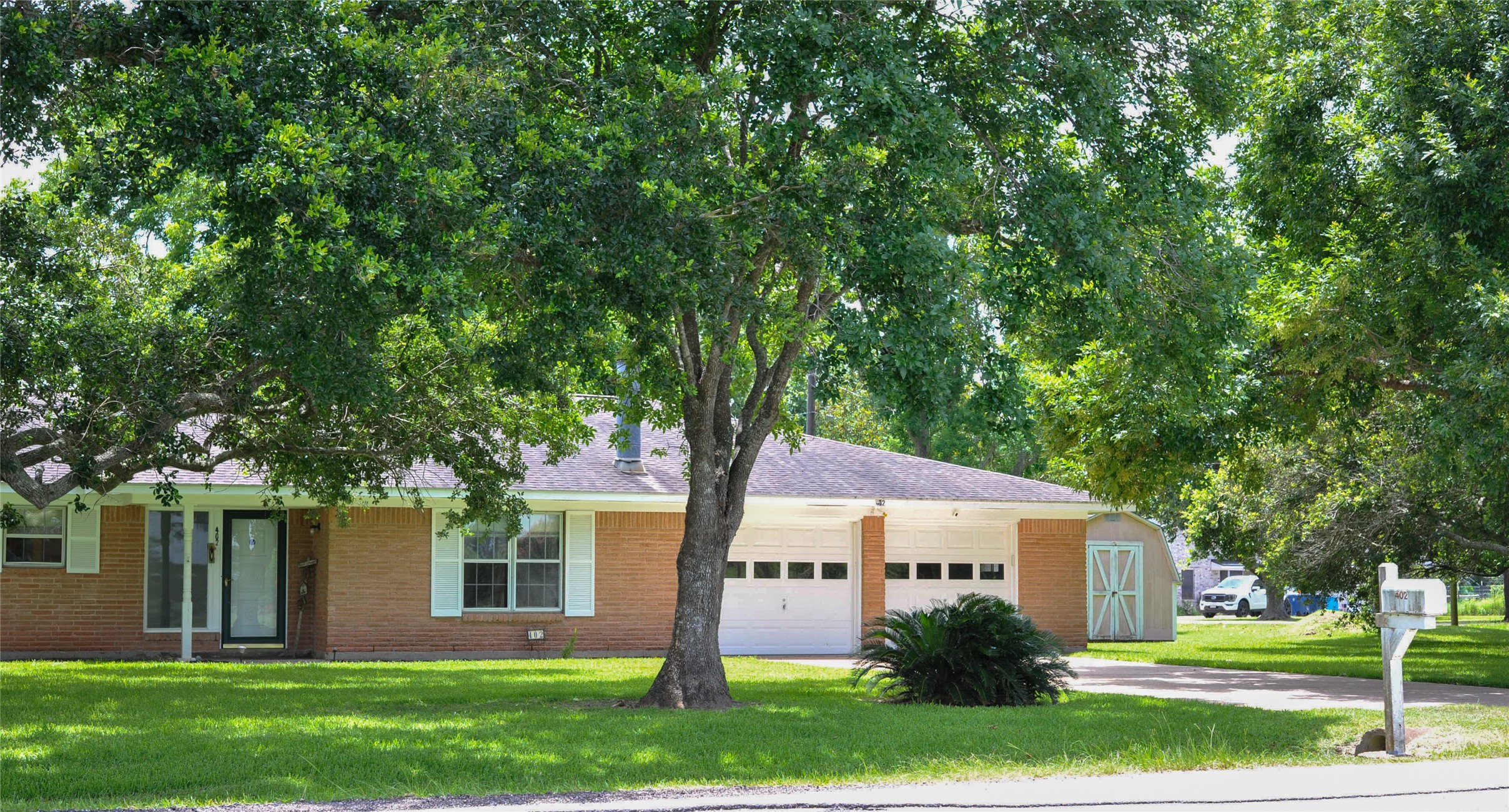 402 Peach Point Road Jones Creek, TX 77541 - Photo 2 of 32