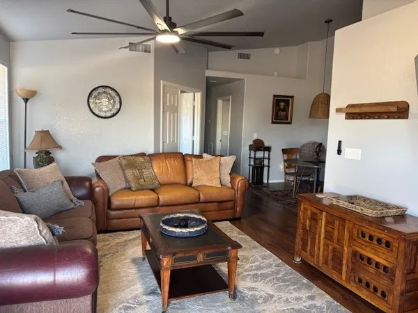 $2,250 | 969 West B W Kenwood Avenue Avenue, Kingman, AZ 86409