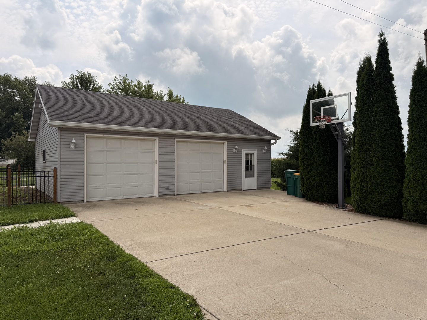 310 2nd Street Standard, IL 61363 - Photo 3 of 29