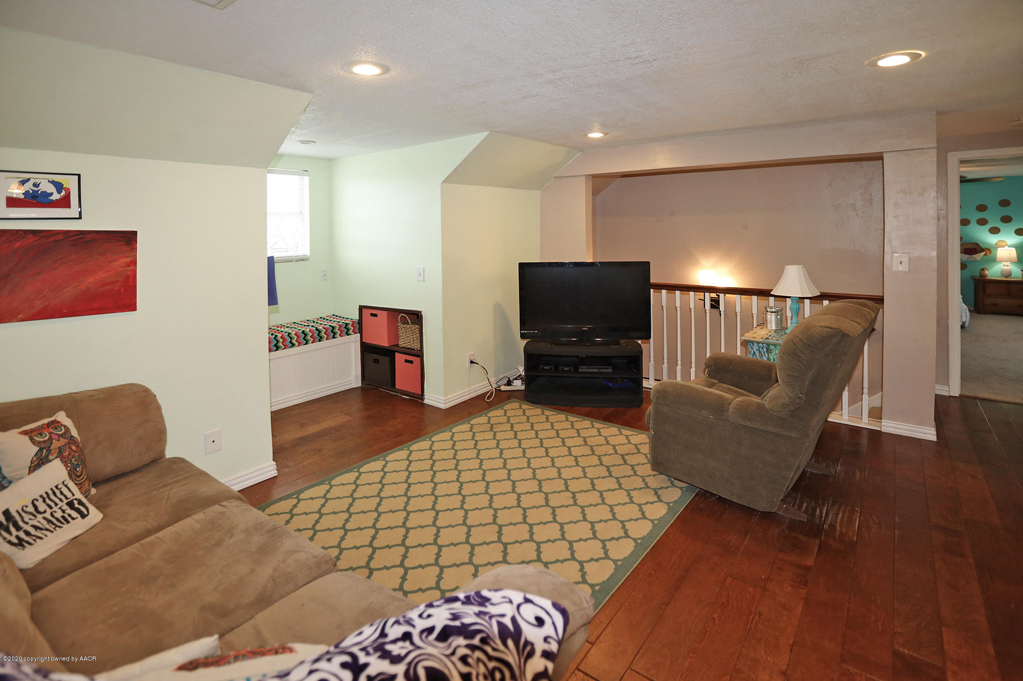 6203 Hanson Road Amarillo, TX 79106 - Photo 23 of 41 Upstairs Living Area