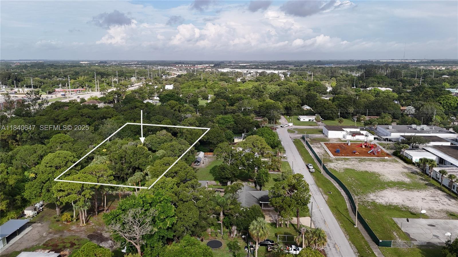 1 Tennessee Avenue Fort Pierce, FL 34947 - Photo 2 of 17 a view of a city
