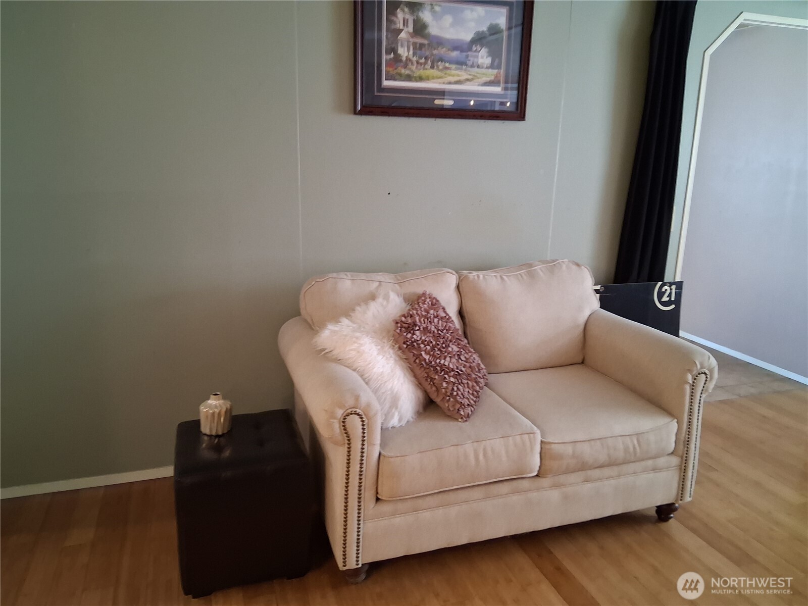 815 124th Street Southwest, Unit 36 Everett, WA 98204 - Photo 16 of 33 a living room with furniture and a couch