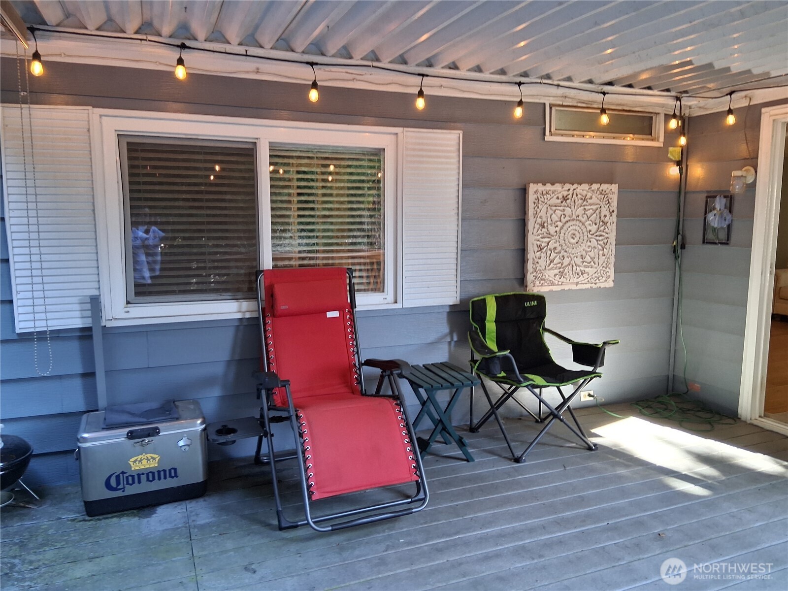 815 124th Street Southwest, Unit 36 Everett, WA 98204 - Photo 33 of 33 a living room with furniture and a window