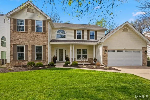 $700,000 | 16917 Crystal Springs Drive, Chesterfield, MO 63005