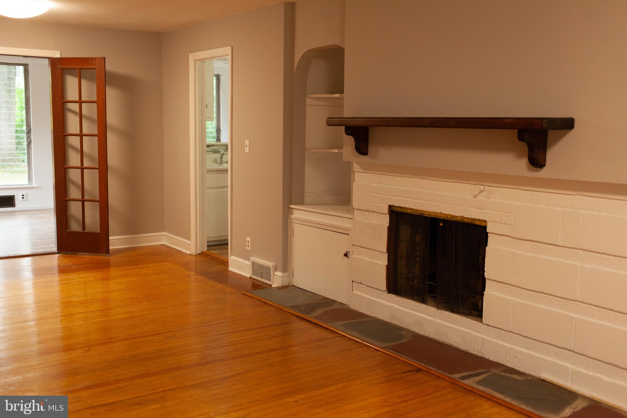 514 Sutherland Road Trenton, NJ 08618 - Photo 4 of 15