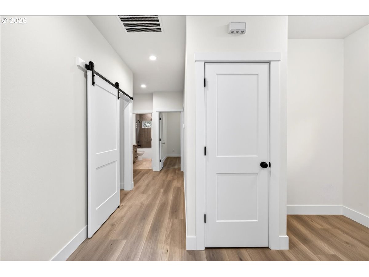 57936 Timber Road Vernonia, OR 97064 - Photo 17 of 48 Hallway
