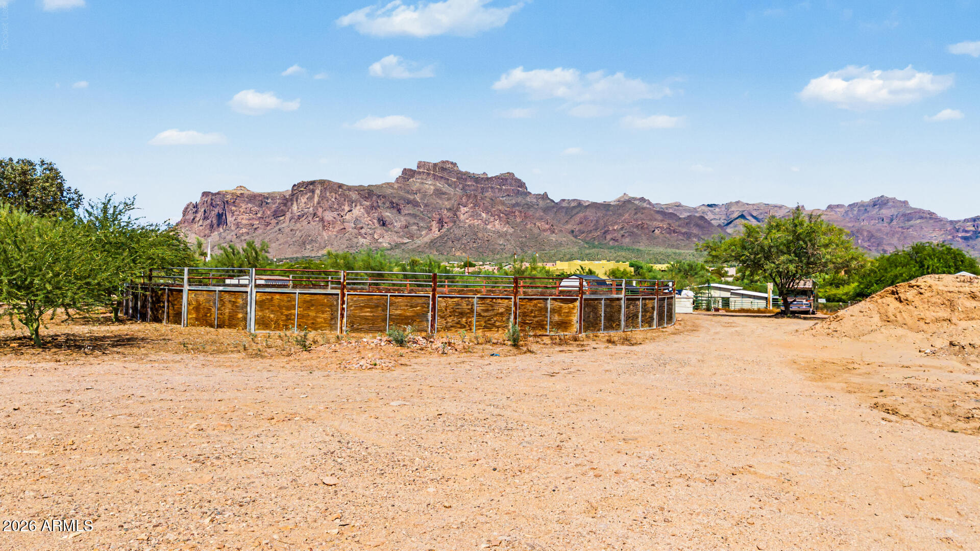 319 South Muleshoe Road, Unit 16D Apache Junction, AZ 85119 - Photo 4 of 12 04-Muleshoe