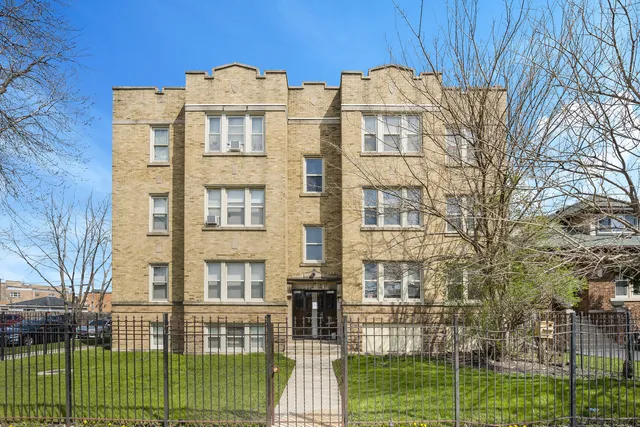 $1,650 | 4452 West Parker Avenue, Unit 1, Chicago, IL 60639