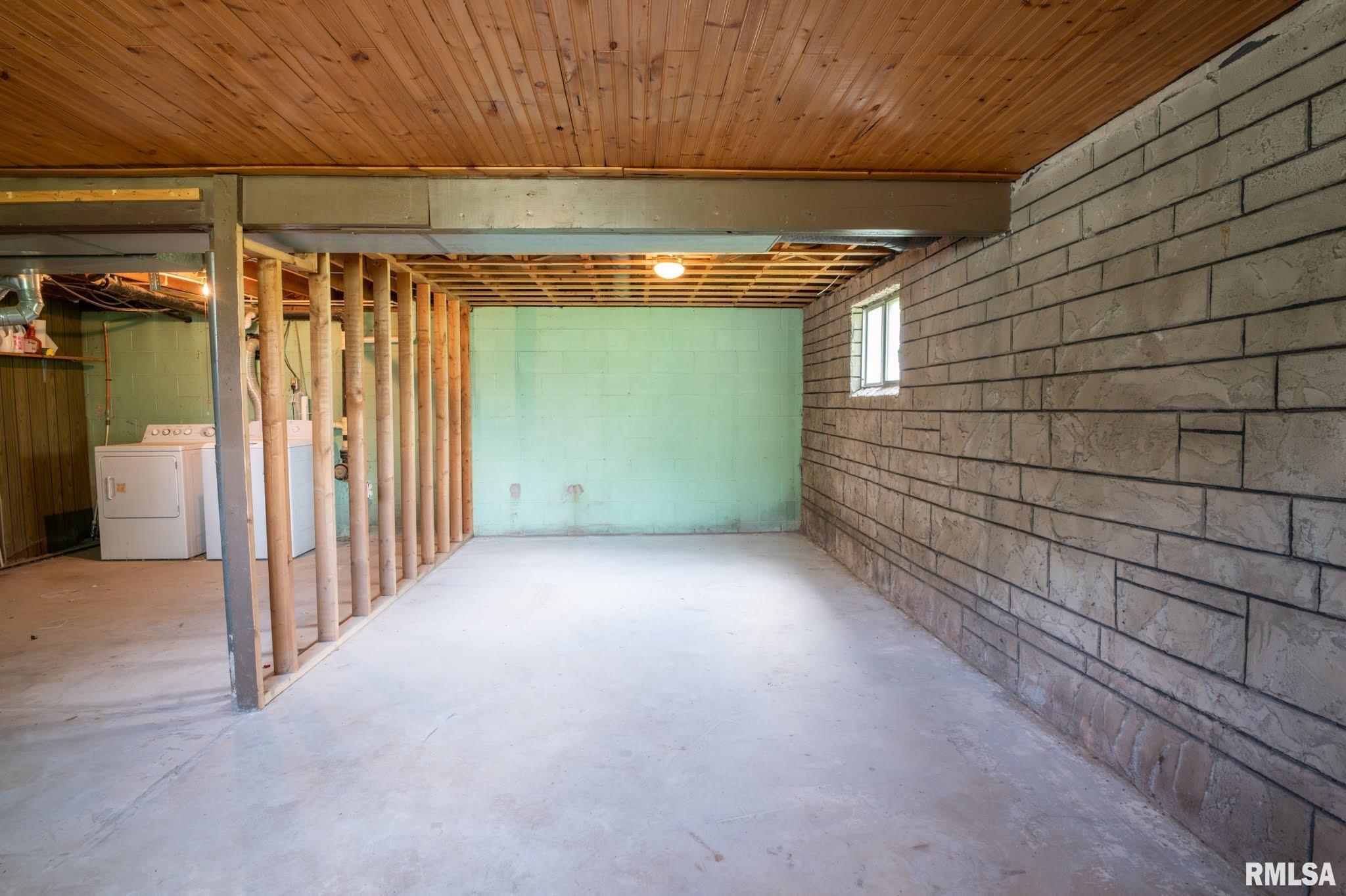 1927 North Ellory Road Peoria, IL 61604 - Photo 27 of 47 Gallery Image 27