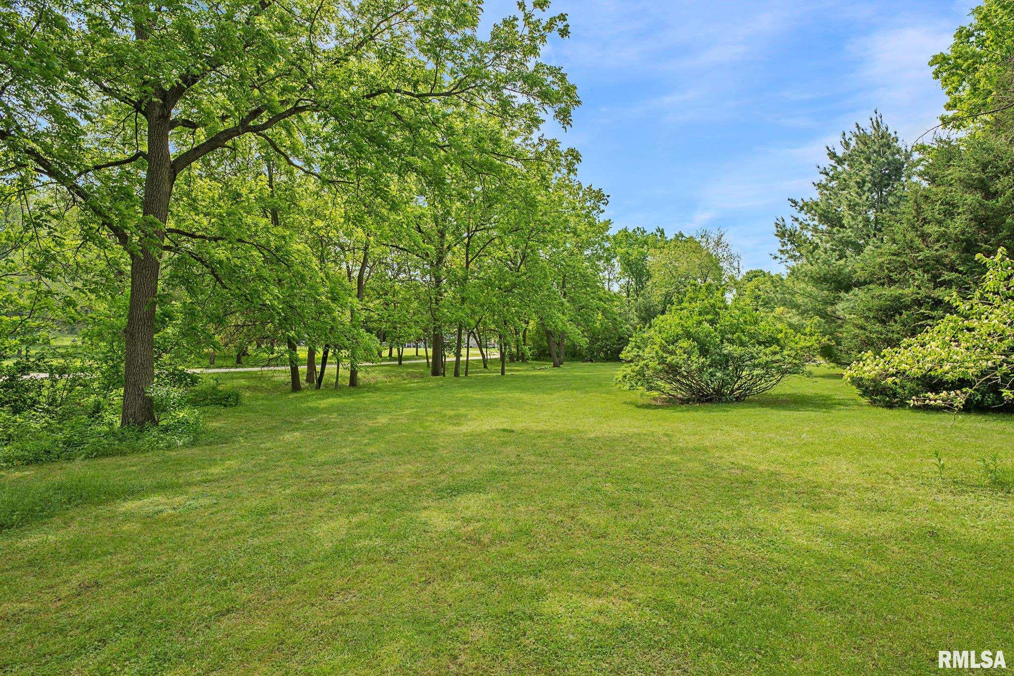 1927 North Ellory Road Peoria, IL 61604 - Photo 3 of 47 Gallery Image 3