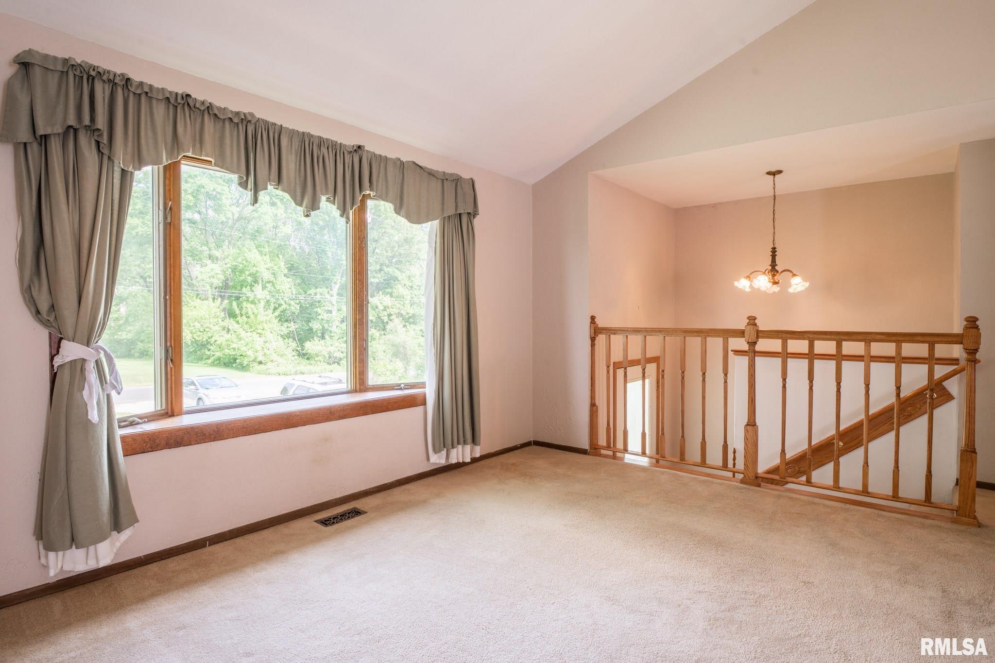 1927 North Ellory Road Peoria, IL 61604 - Photo 6 of 47 Gallery Image 6