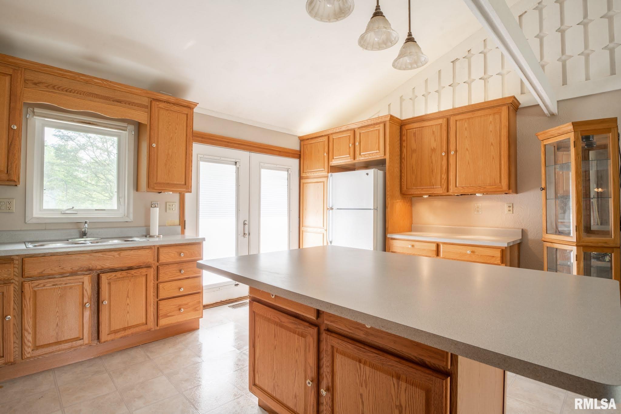 1927 North Ellory Road Peoria, IL 61604 - Photo 8 of 47 Gallery Image 8