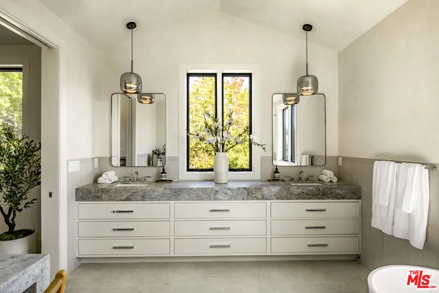 $8,598,000 | 3062 Dannyhill Drive, Los Angeles, CA 90064