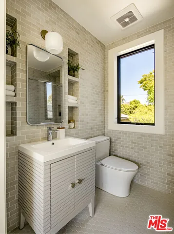 $8,598,000 | 3062 Dannyhill Drive, Los Angeles, CA 90064