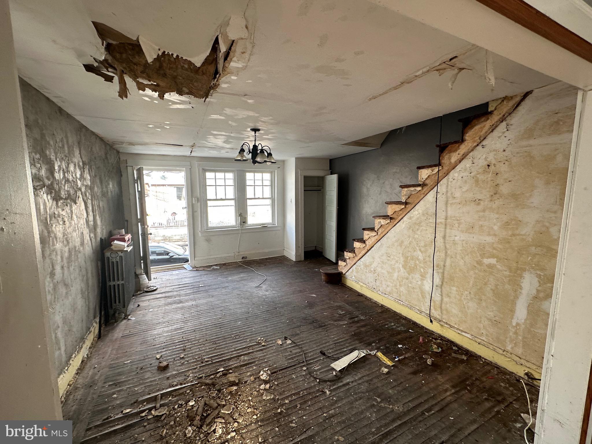 7112 Seaford Road Upper Darby, PA 19082 - Photo 6 of 13 Gallery Image 6