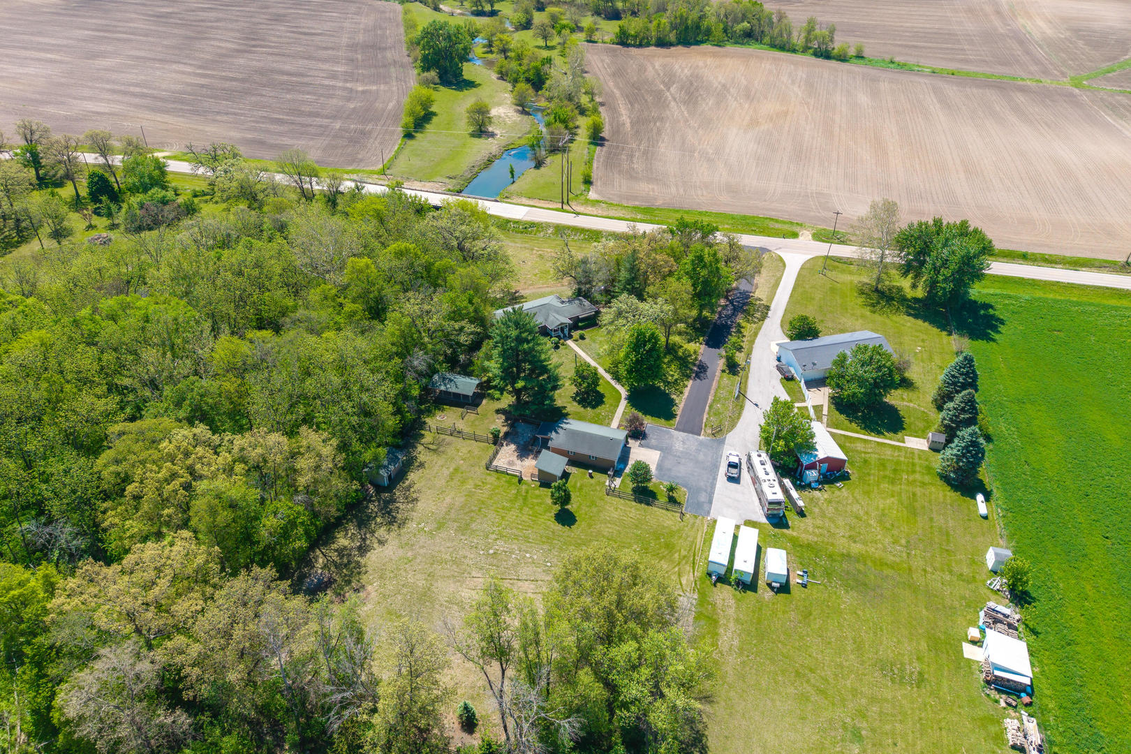 2660 252nd Street De Witt, IA 52742 - Photo 41 of 45 a view of a garden with plants