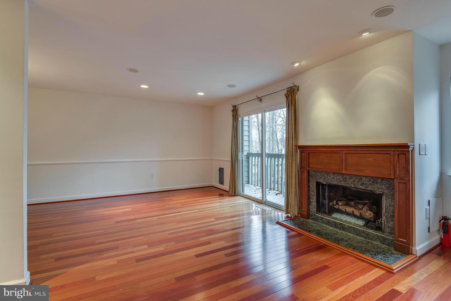 1958 Winterport Cluster Reston, VA 20191 - Photo 13 of 30 Living Room