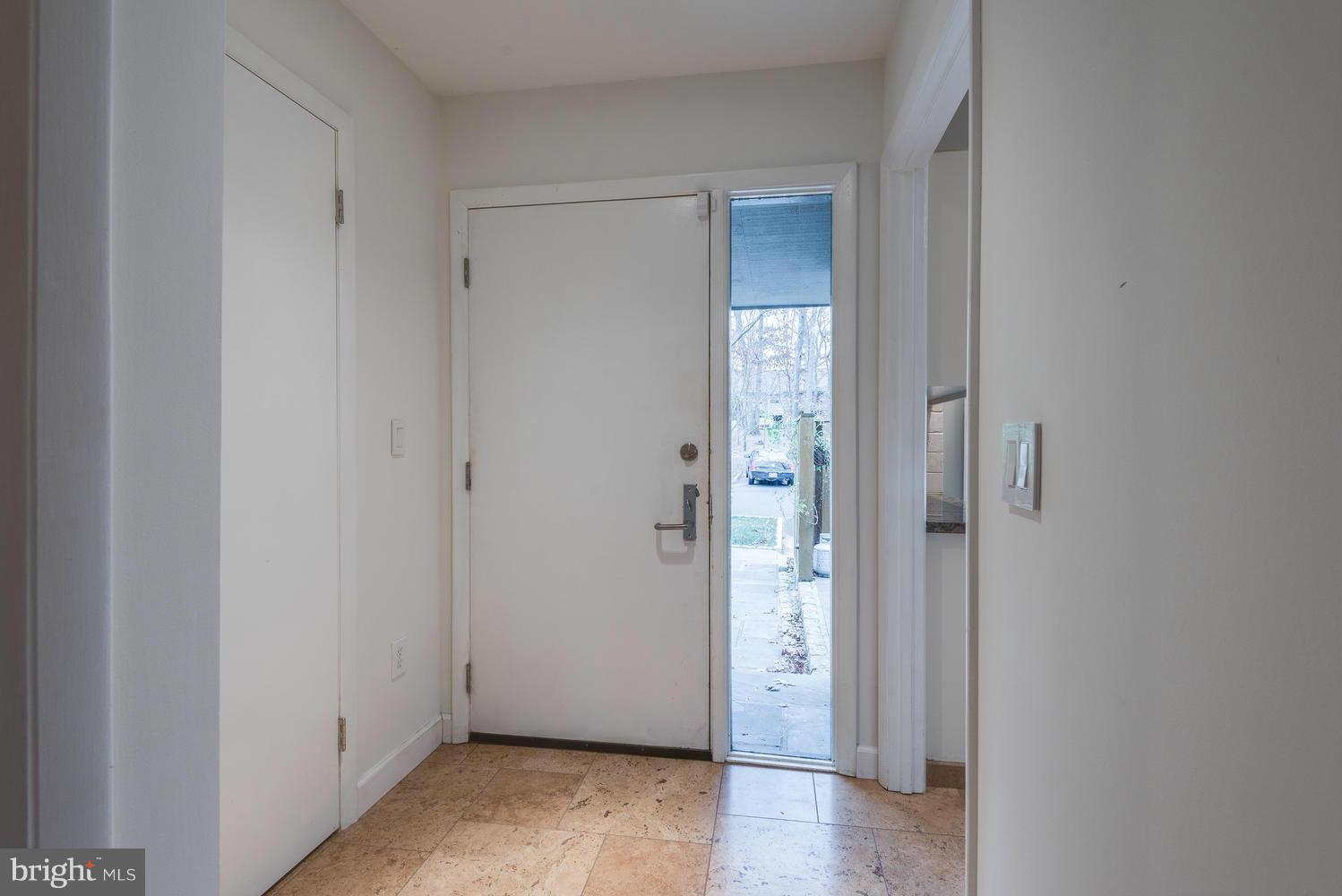 1958 Winterport Cluster Reston, VA 20191 - Photo 3 of 30 Interior (General)