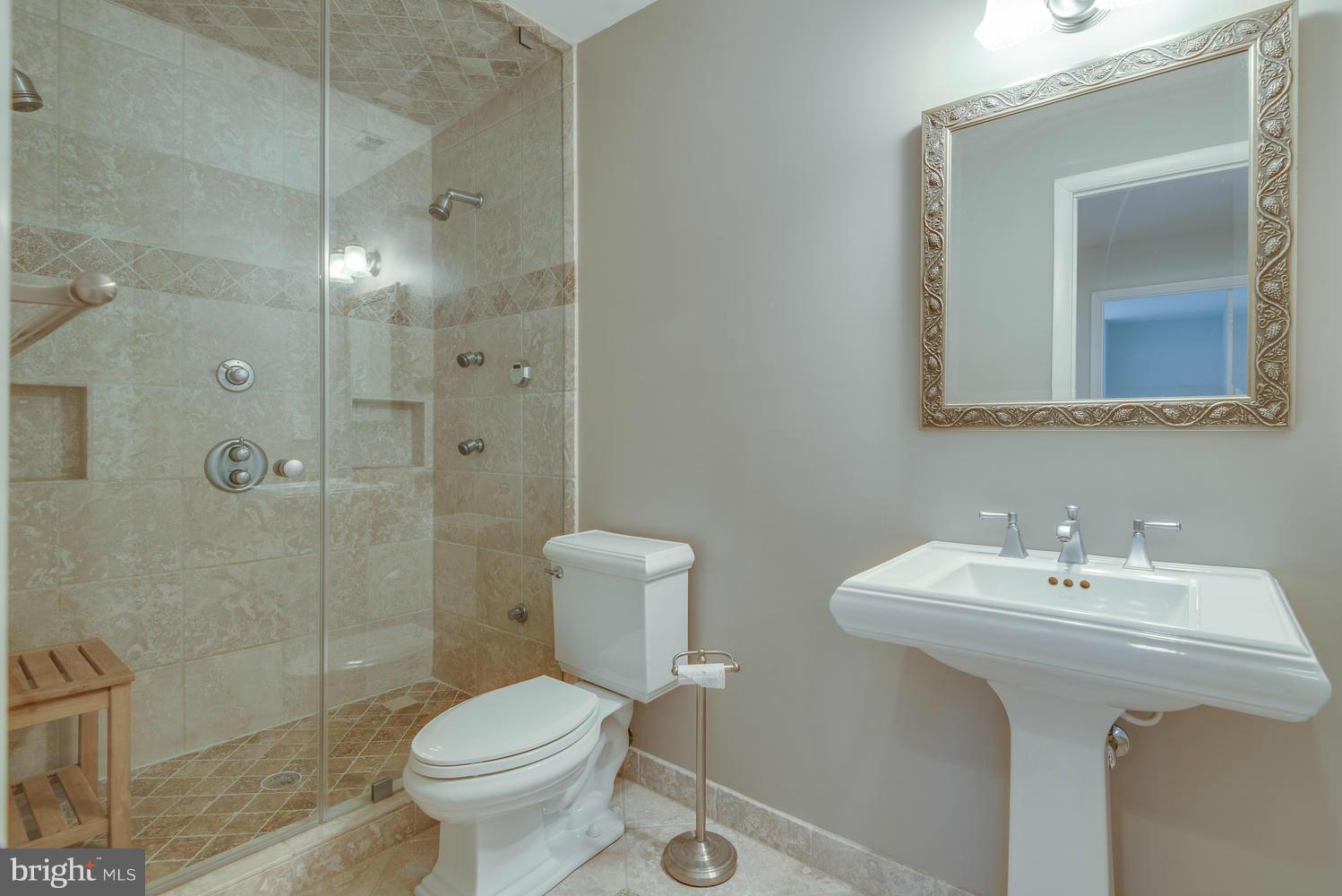 1958 Winterport Cluster Reston, VA 20191 - Photo 26 of 30 Bath