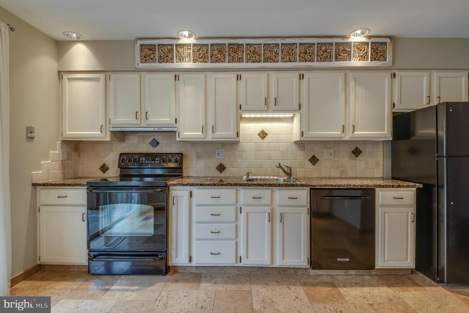 1958 Winterport Cluster Reston, VA 20191 - Photo 6 of 30 Kitchen