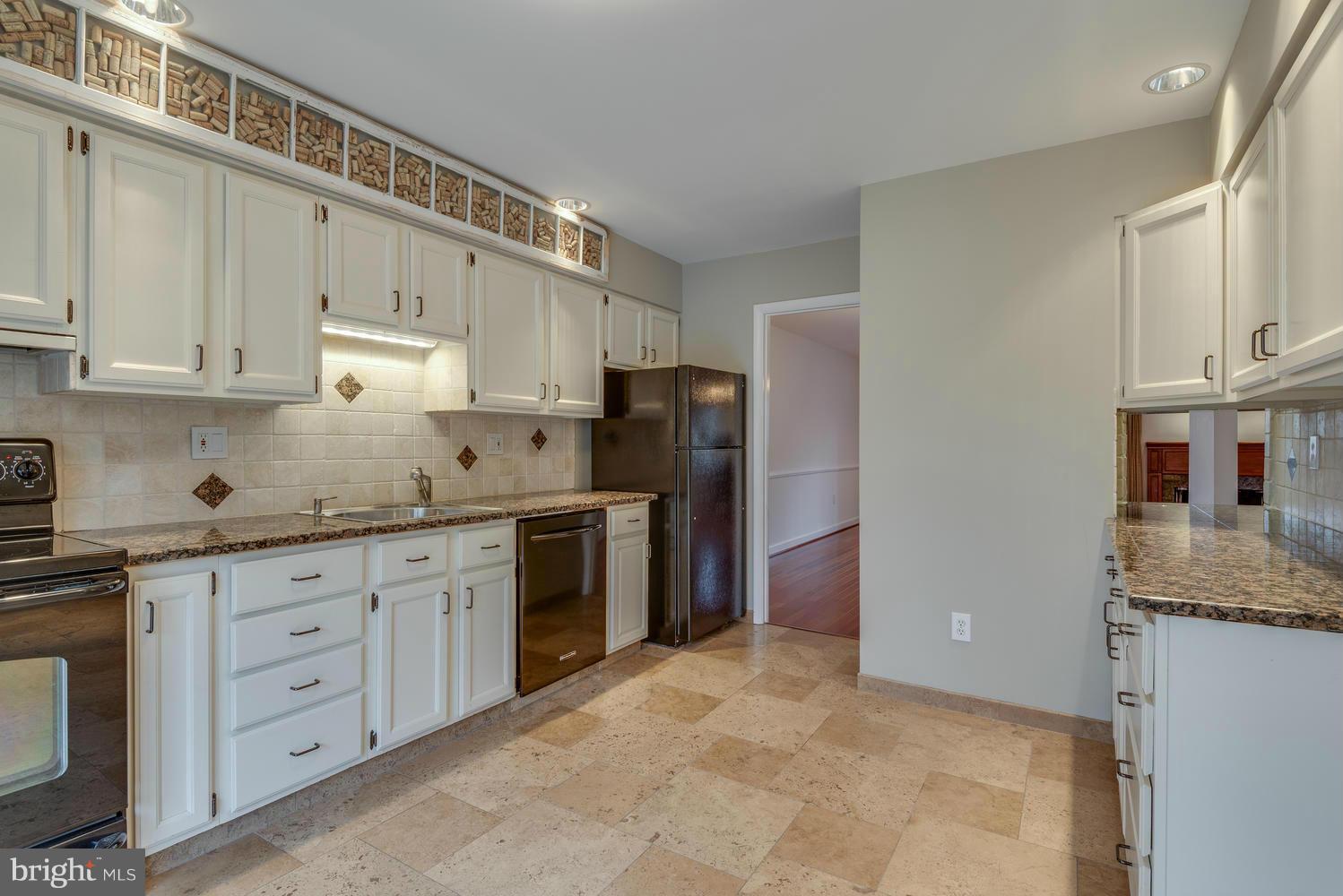 1958 Winterport Cluster Reston, VA 20191 - Photo 9 of 30 Kitchen