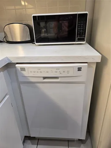 $1,375 | 4345 Tahitian Gardens Circle, Unit J, Holiday, FL 34691