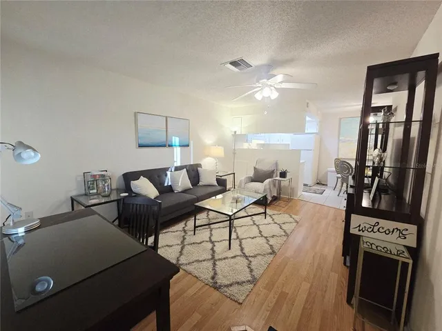 $1,375 | 4345 Tahitian Gardens Circle, Unit J, Holiday, FL 34691