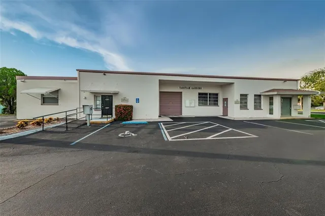 $1,375 | 4345 Tahitian Gardens Circle, Unit J, Holiday, FL 34691