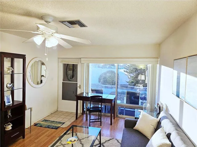 $1,375 | 4345 Tahitian Gardens Circle, Unit J, Holiday, FL 34691