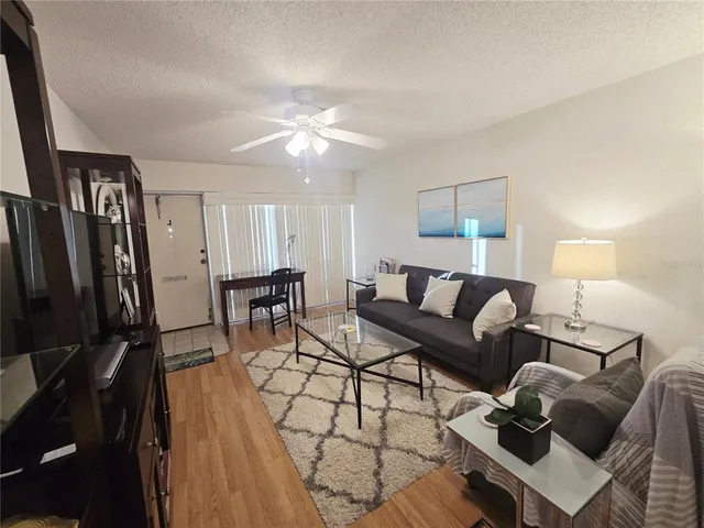 $1,375 | 4345 Tahitian Gardens Circle, Unit J, Holiday, FL 34691