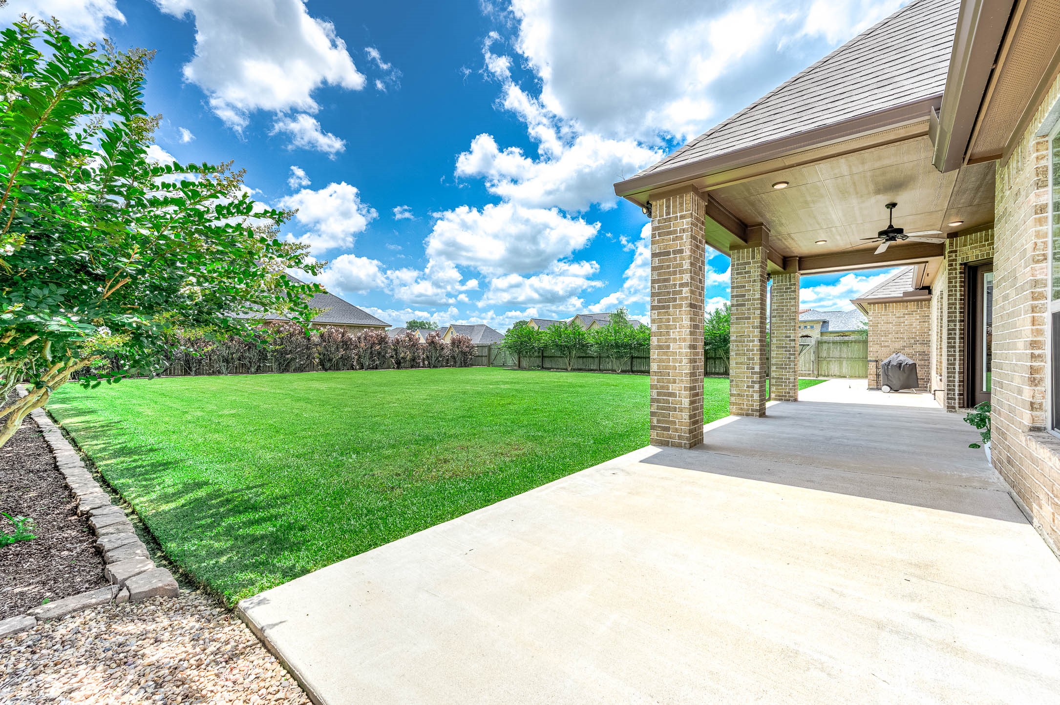 720 Rustic Oaks Drive Angleton, TX 77515 - Photo 4 of 35