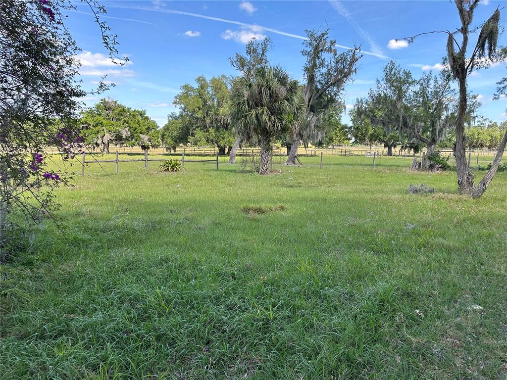 4090 Carlton Road Sarasota, FL 34240 - Photo 3 of 11