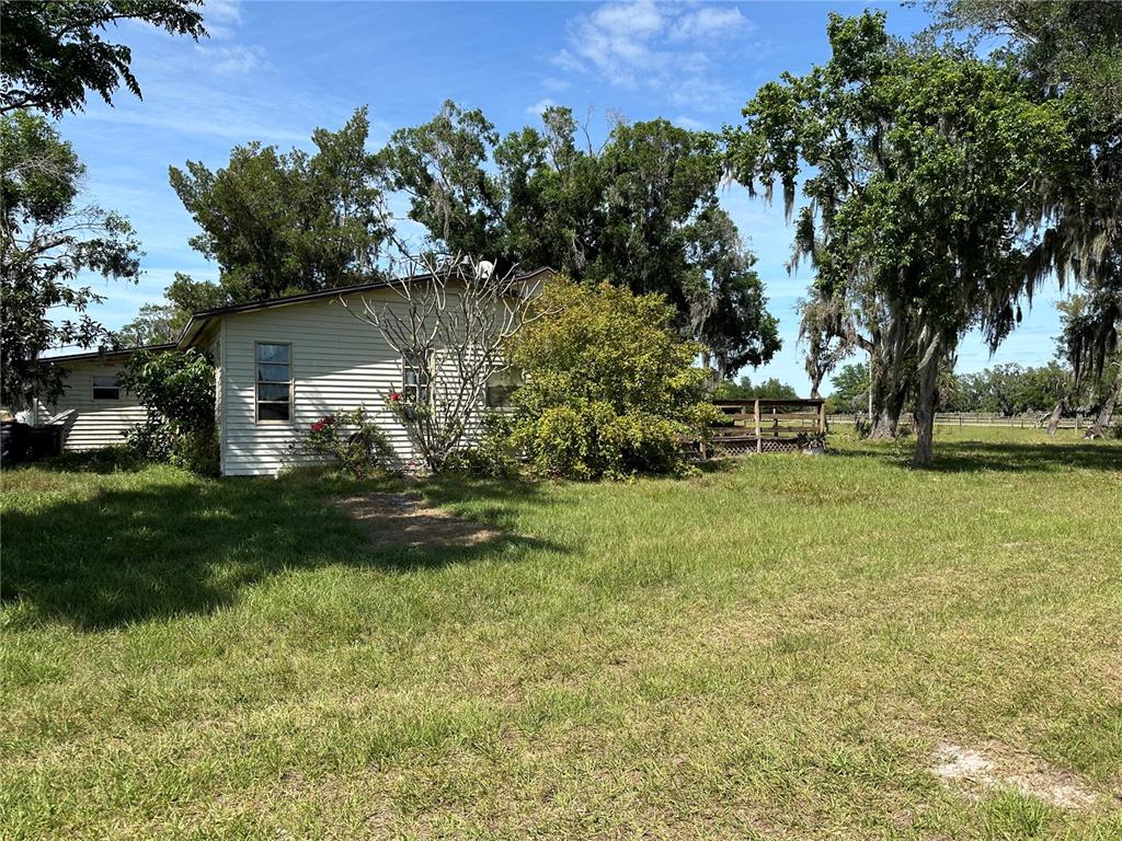 4090 Carlton Road Sarasota, FL 34240 - Photo 7 of 11