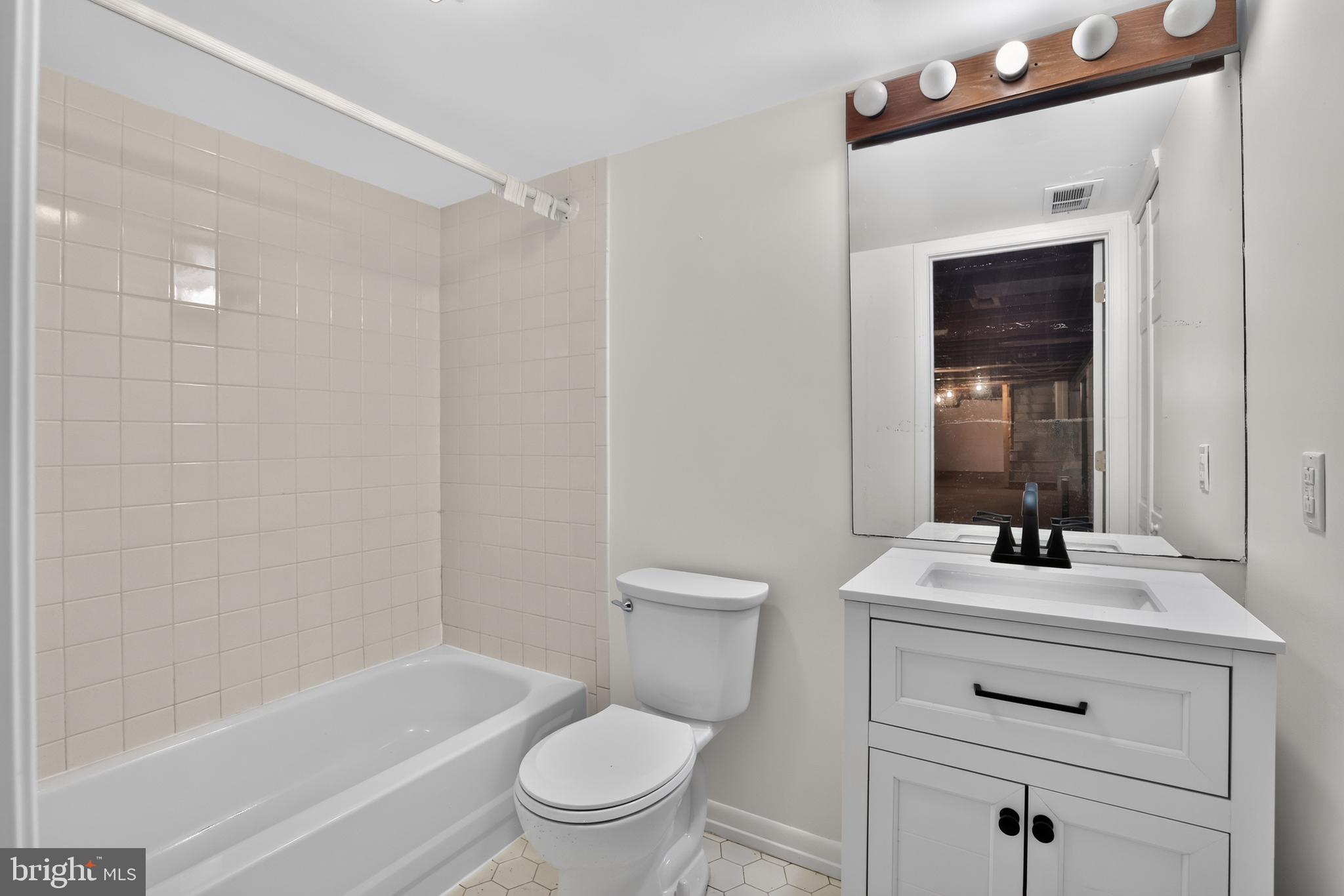 911 Delene Road Jenkintown, PA 19046 - Photo 24 of 30 Gallery Image 24