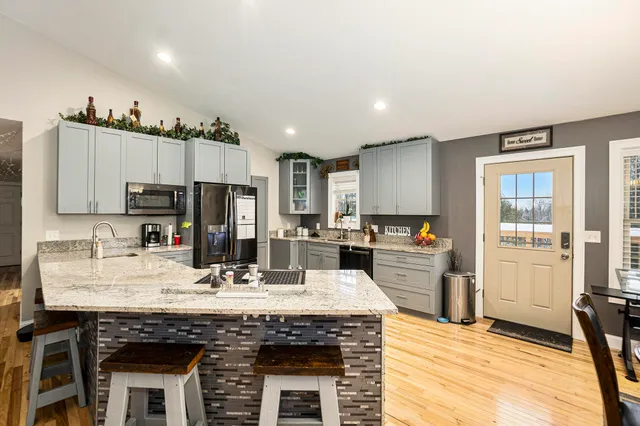 $550,000 | 18274 200th Avenue, Leroy, MI 49655